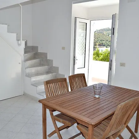 Maridea - Il Borgo * Ponza
